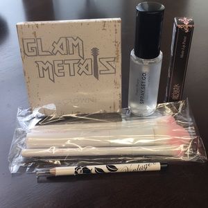 Brand new bundle of makeup!